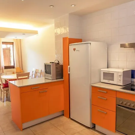 Abuela Benita Apartman Cebreros